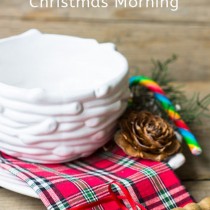 How to decorate a really fun and kid friendly table for Christmas Morning